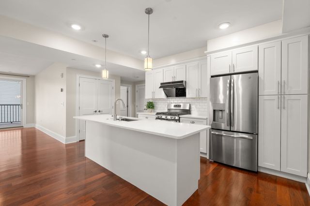 32 Gilson Rd 3, Quincy, MA 02169