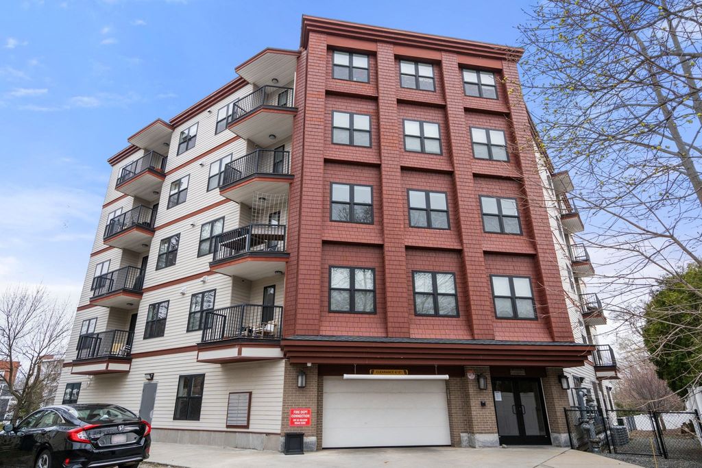 32 Gilson Rd 3, Quincy, MA 02169