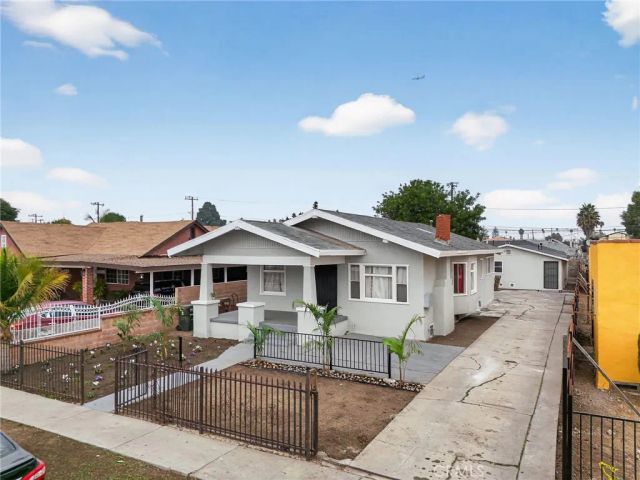 1043 W 95th Street, Los Angeles, CA 90044