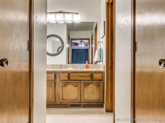 3405 E Louisville Street, Broken Arrow, OK 74014