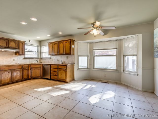 3405 E Louisville Street, Broken Arrow, OK 74014