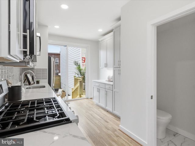 2302 ONTARIO RD NW, Washington, DC 20009