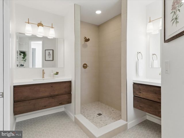 2302 ONTARIO RD NW, Washington, DC 20009