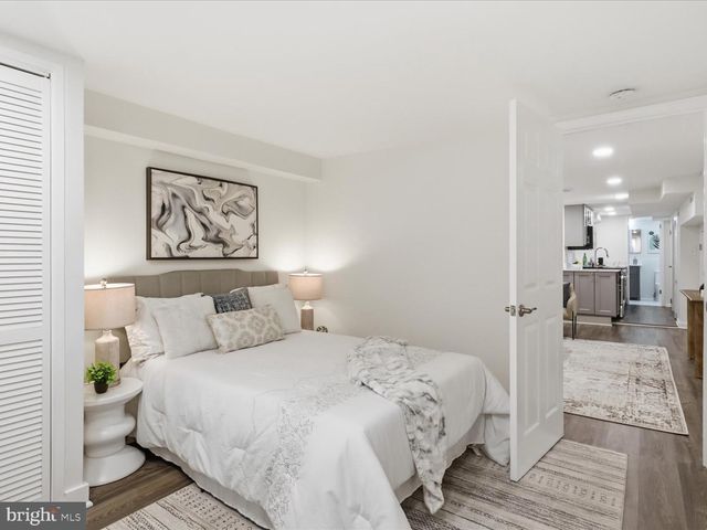 2302 ONTARIO RD NW, Washington, DC 20009