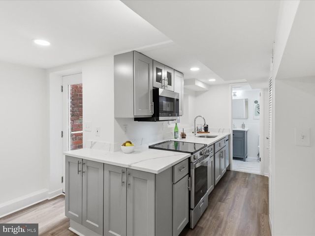 2302 ONTARIO RD NW, Washington, DC 20009