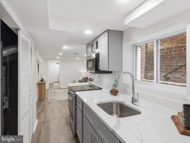 2302 ONTARIO RD NW, Washington, DC 20009