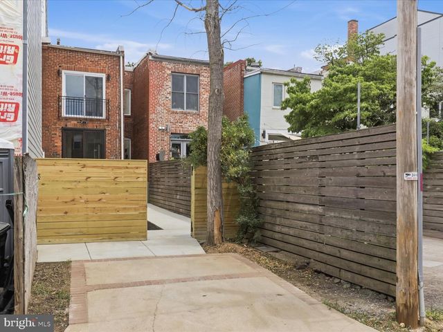 2302 ONTARIO RD NW, Washington, DC 20009