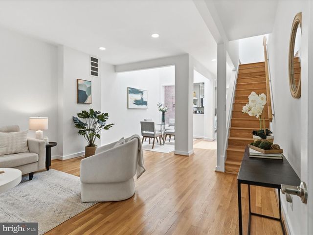 2302 ONTARIO RD NW, Washington, DC 20009