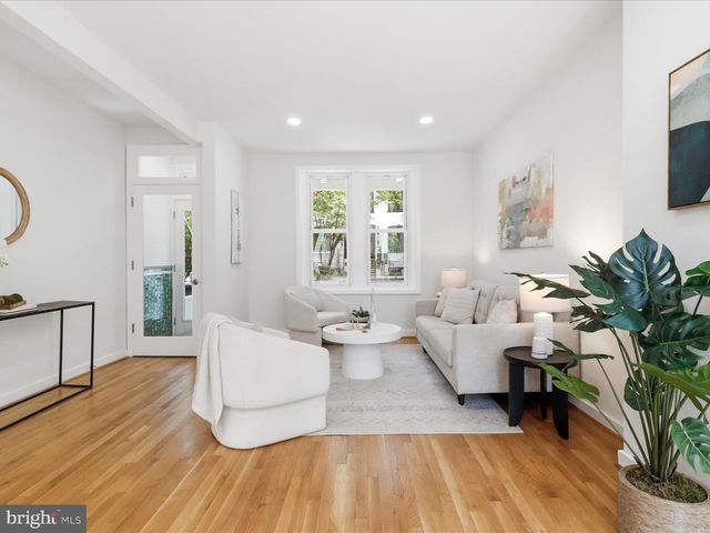 2302 ONTARIO RD NW, Washington, DC 20009