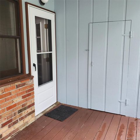 160 West Road C29, Pleasant Valley, NY 12569