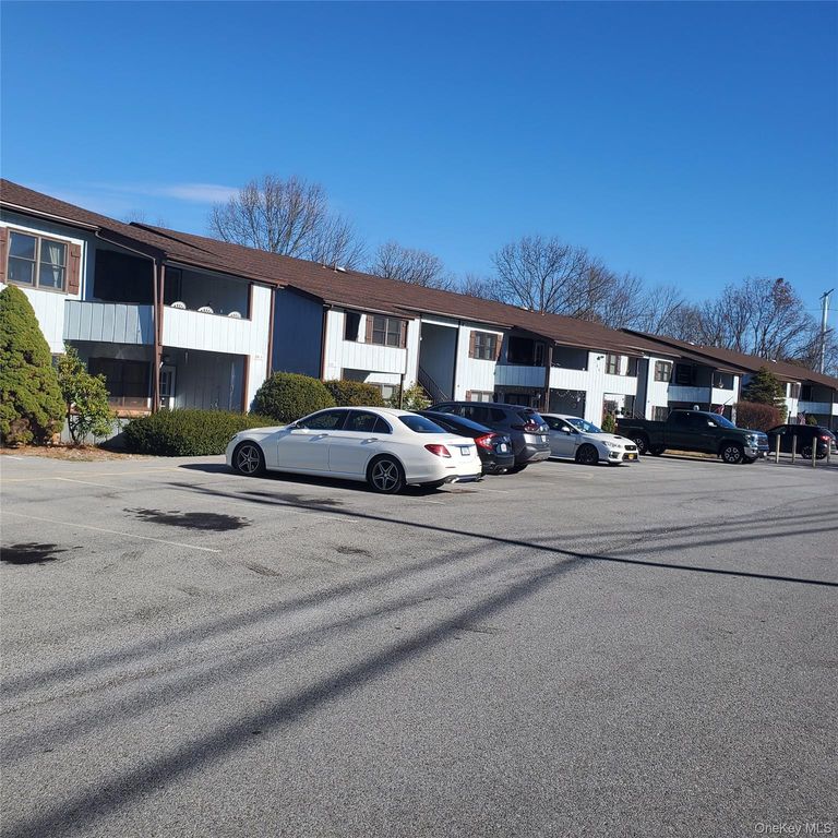 160 West Road C29, Pleasant Valley, NY 12569