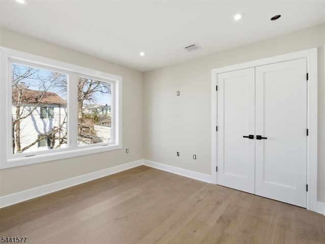 138 Weigands Ln A, Secaucus Town, NJ 07094