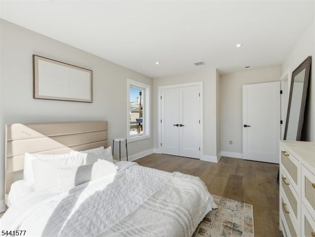 138 Weigands Ln A, Secaucus Town, NJ 07094