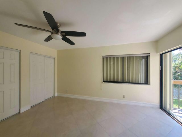 12 Wimbledon Lakes Drive 250, Plantation, FL 33324