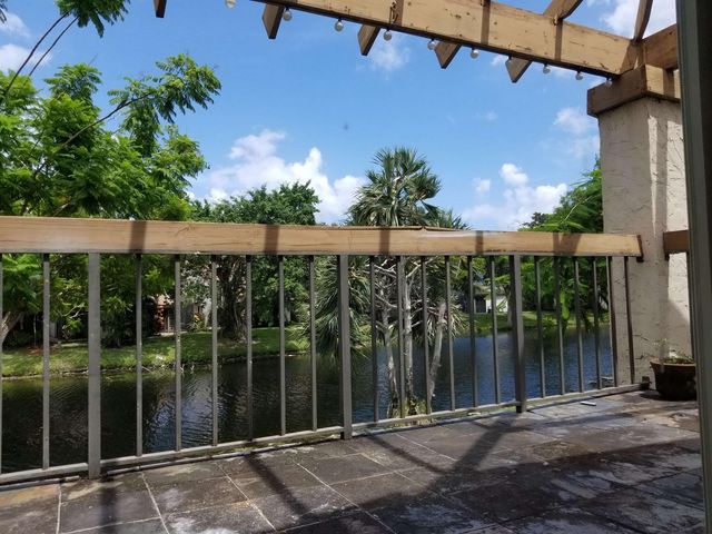 12 Wimbledon Lakes Drive 250, Plantation, FL 33324
