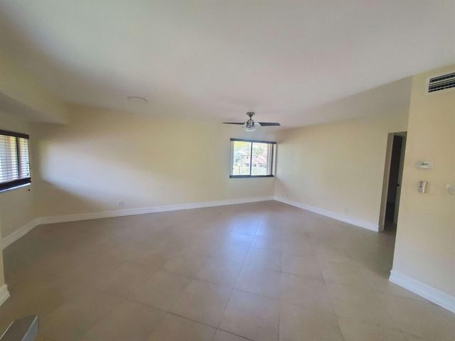 12 Wimbledon Lakes Drive 250, Plantation, FL 33324