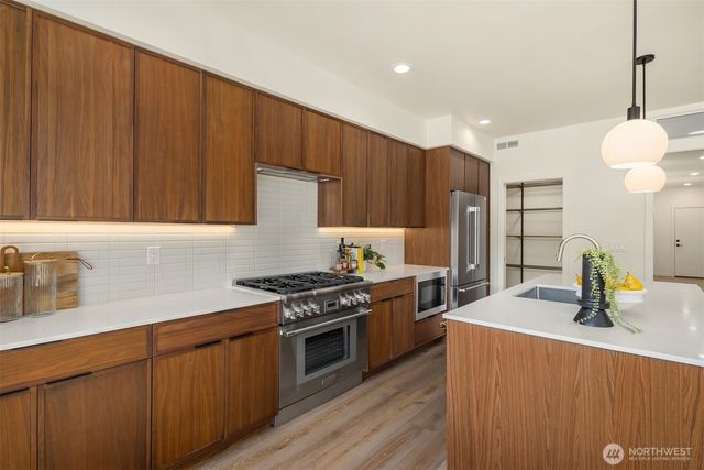 4530 NE 55th Street, Seattle, WA 98105