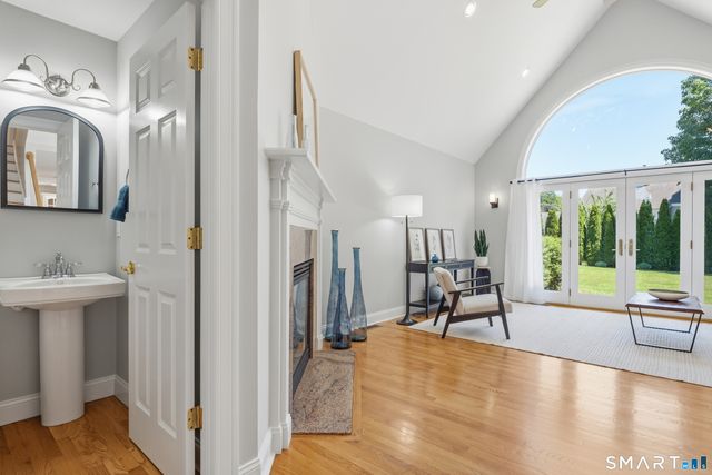 58 Featherbed Lane, Branford, CT 06405