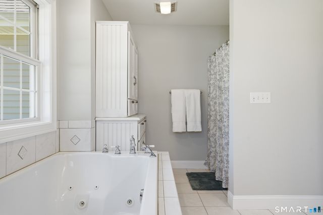 58 Featherbed Lane, Branford, CT 06405