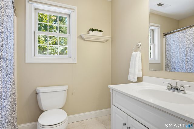 58 Featherbed Lane, Branford, CT 06405