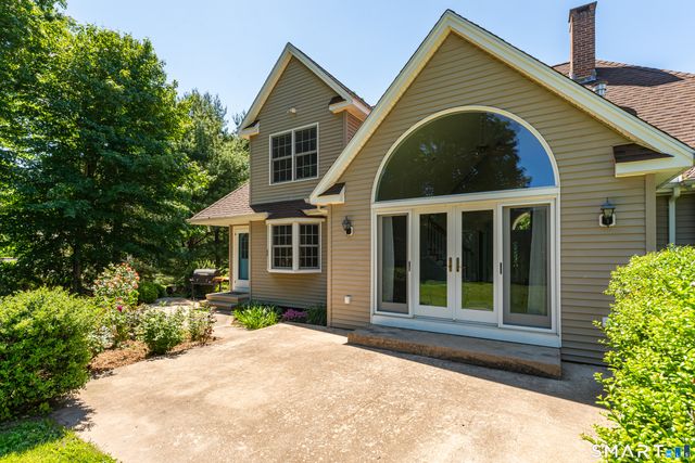 58 Featherbed Lane, Branford, CT 06405