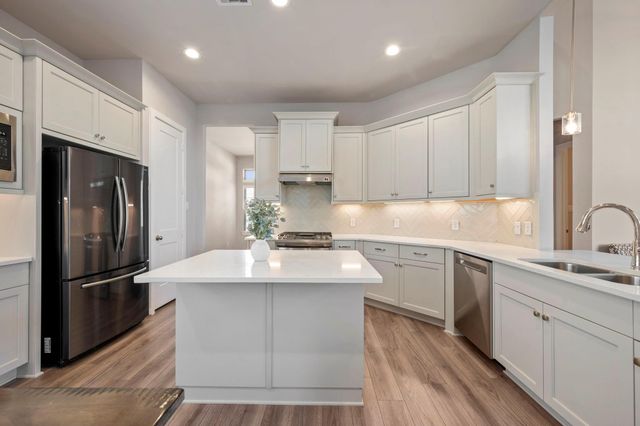 9715 Migrant Hawker Court, Conroe, TX 77385