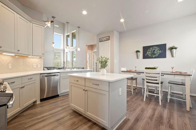 9715 Migrant Hawker Court, Conroe, TX 77385