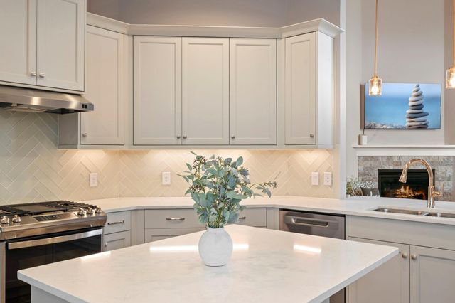 9715 Migrant Hawker Court, Conroe, TX 77385