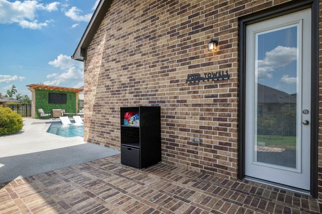 9715 Migrant Hawker Court, Conroe, TX 77385