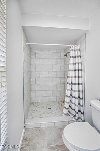 1066 Clarellen DR, Fort Myers, FL 33919