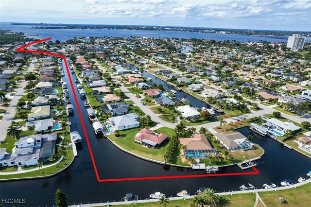 1066 Clarellen DR, Fort Myers, FL 33919