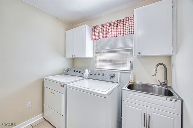 1066 Clarellen DR, Fort Myers, FL 33919