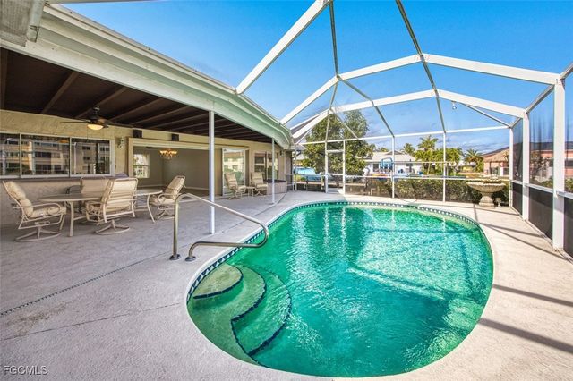 1066 Clarellen DR, Fort Myers, FL 33919