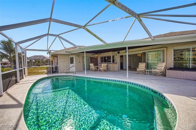 1066 Clarellen DR, Fort Myers, FL 33919