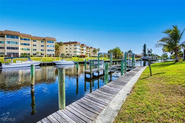 1066 Clarellen DR, Fort Myers, FL 33919