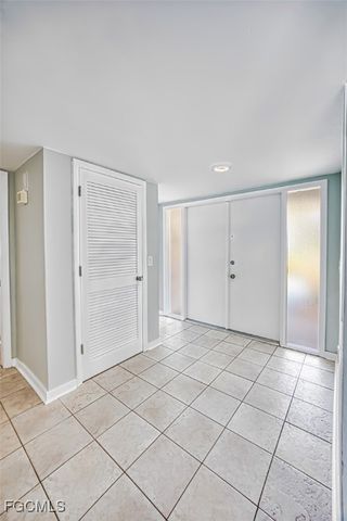 1066 Clarellen DR, Fort Myers, FL 33919