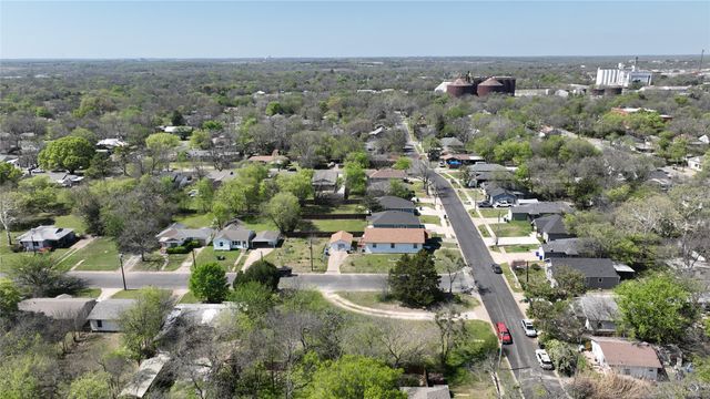 1116 E Epstein Street, Sherman, TX 75090