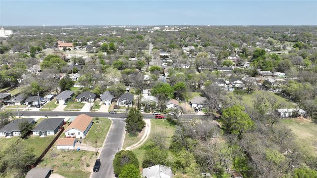 1116 E Epstein Street, Sherman, TX 75090