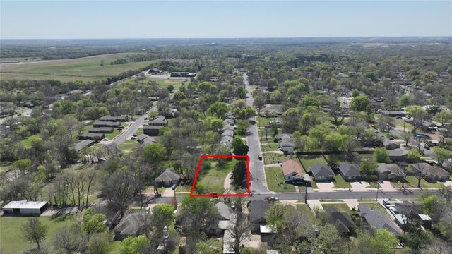 1116 E Epstein Street, Sherman, TX 75090