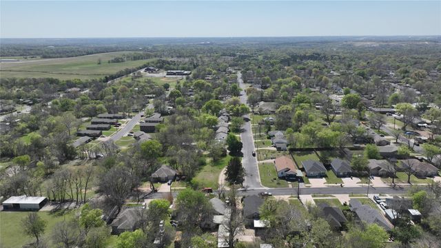 1116 E Epstein Street, Sherman, TX 75090