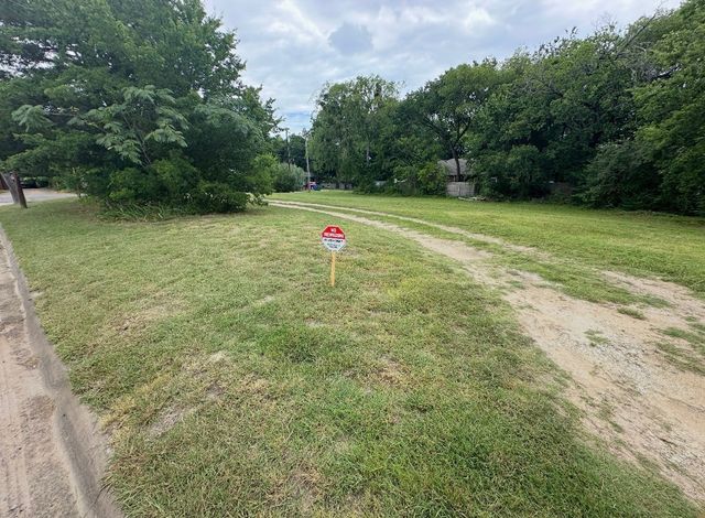 1116 E Epstein Street, Sherman, TX 75090