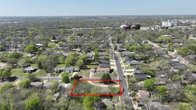 1116 E Epstein Street, Sherman, TX 75090