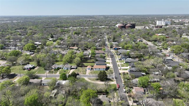 1116 E Epstein Street, Sherman, TX 75090