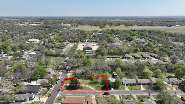 1116 E Epstein Street, Sherman, TX 75090