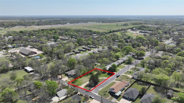 1116 E Epstein Street, Sherman, TX 75090