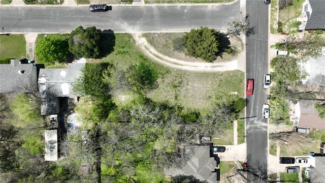 1116 E Epstein Street, Sherman, TX 75090