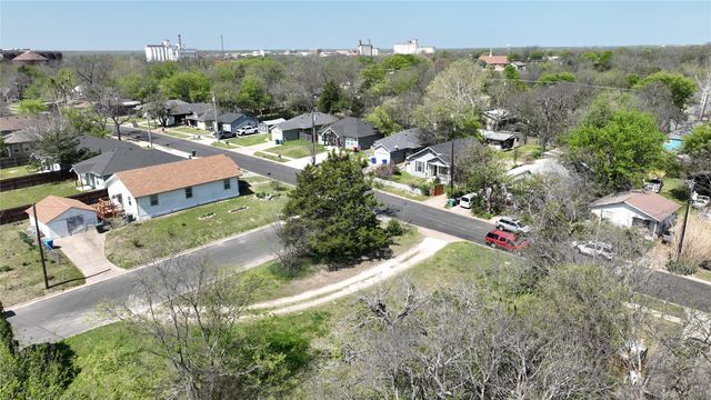 1116 E Epstein Street, Sherman, TX 75090