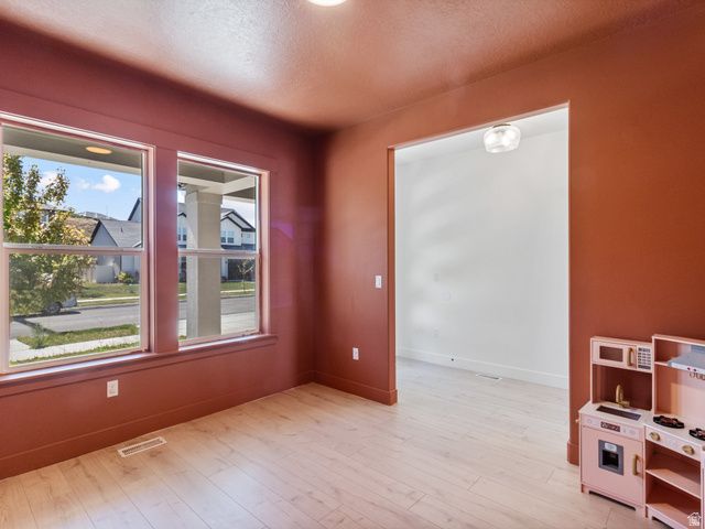 16007 S RAILCAR LN, Bluffdale, UT 84065