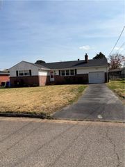 55 Rexford DR, Newport News, VA 23608
