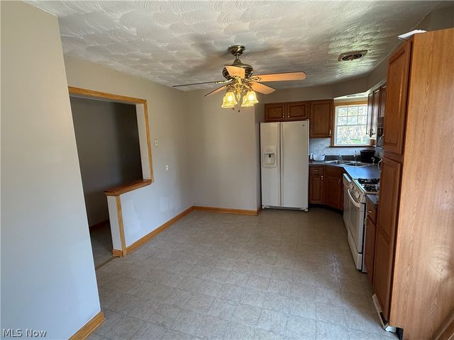 4362 Porter Road, North Olmsted, OH 44070